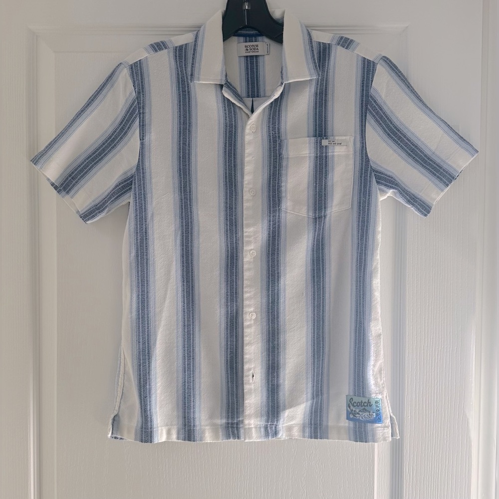 Scotch & Soda short sleeve button down top. Size 14